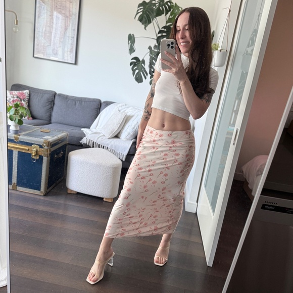 BAILEY ROSE - Floral Tulip Maxi Skirt 🌷 SIZE SMALL - Picture 4 of 10